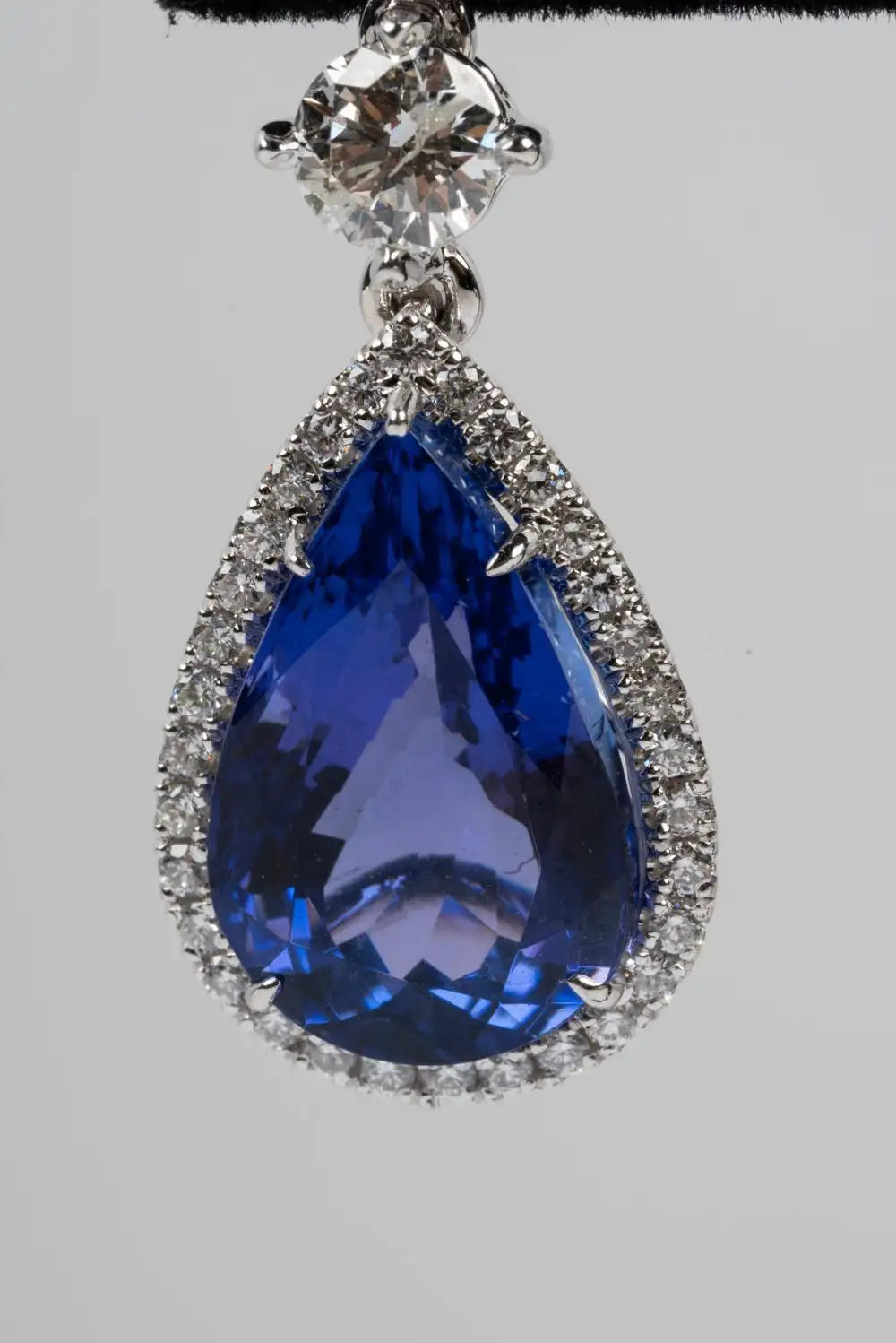 Gorgeous Tanzanite and Diamond Dangling Earrings in 18k