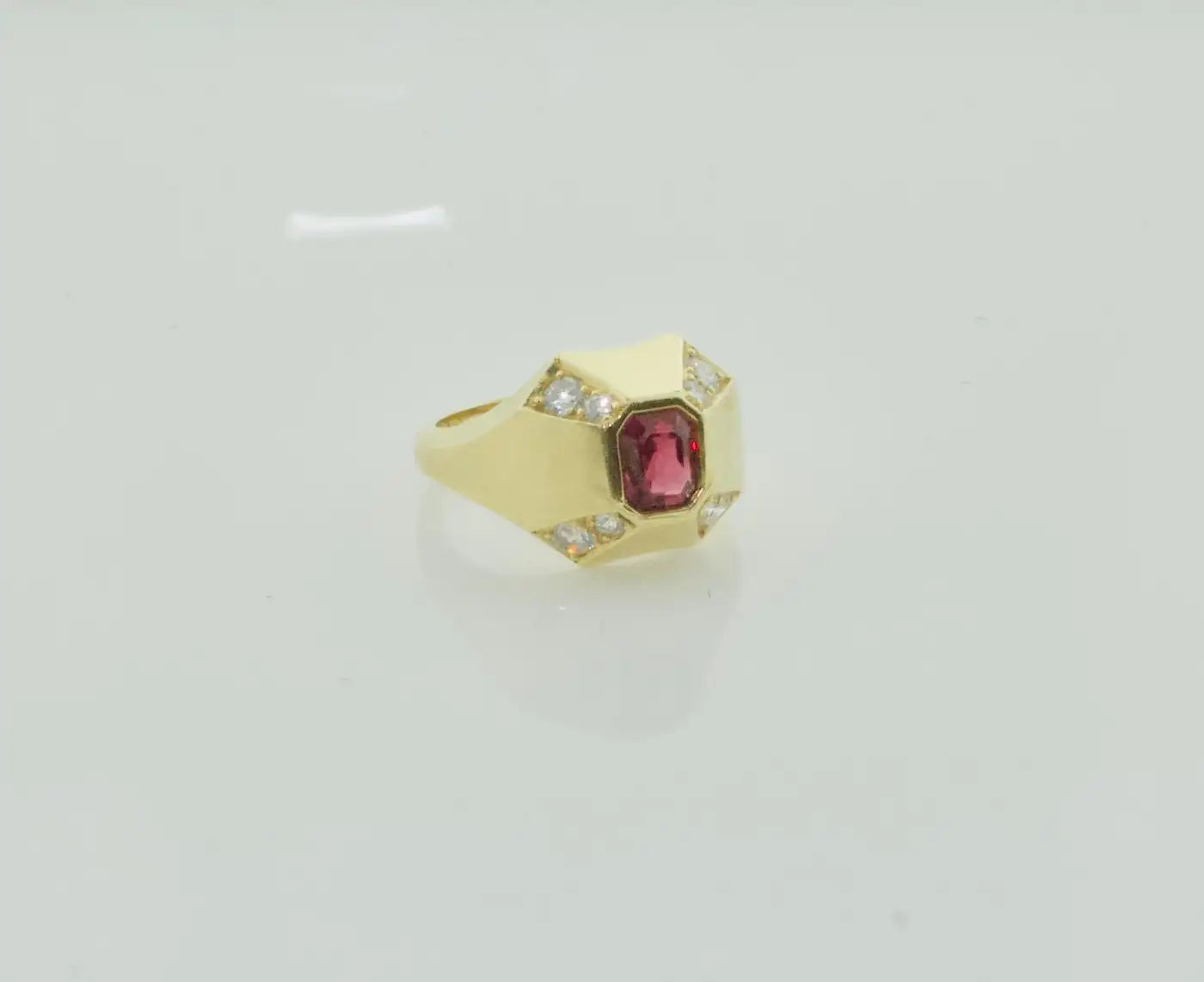 Modern Ruby and Diamond Ring in 18k Yellow Gold