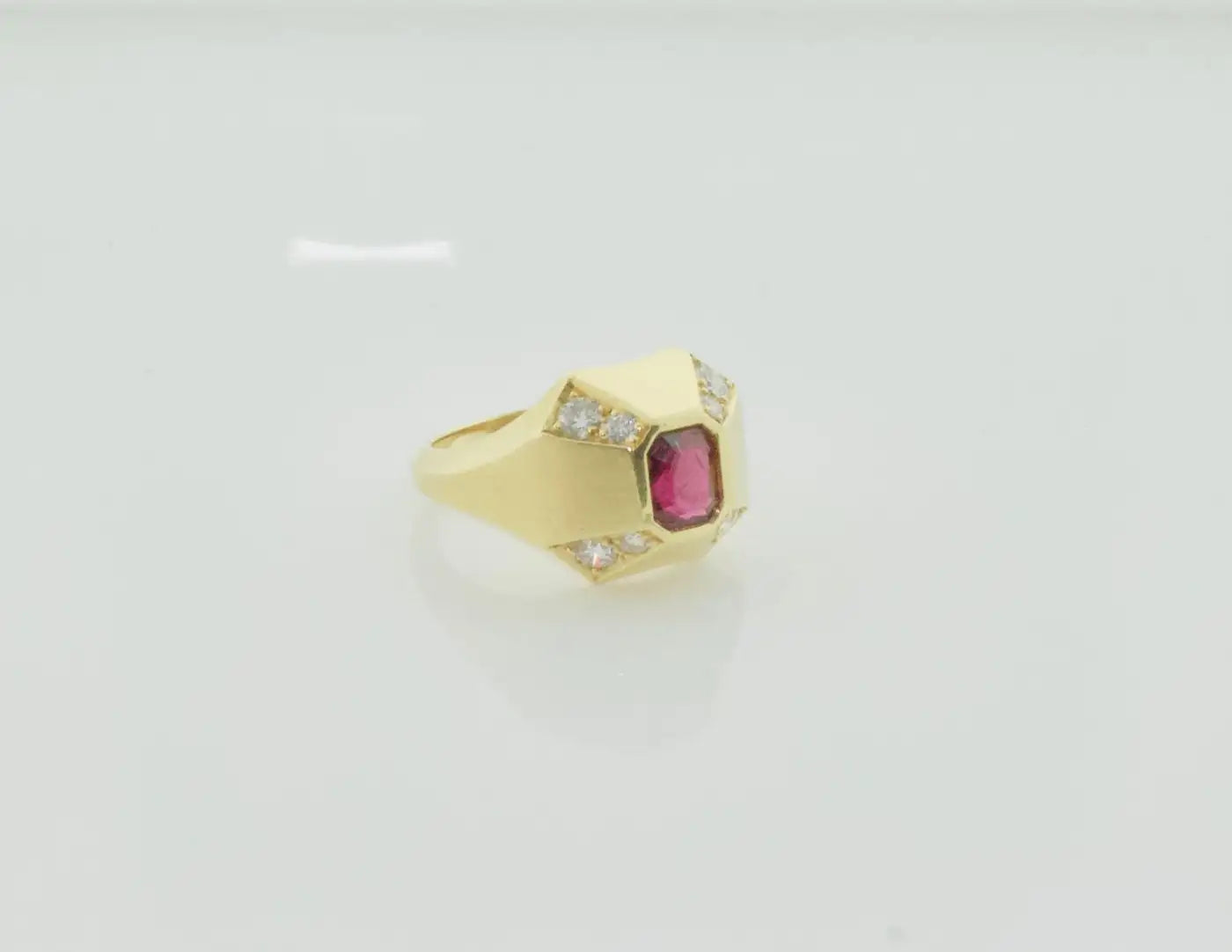 Modern Ruby and Diamond Ring in 18k Yellow Gold