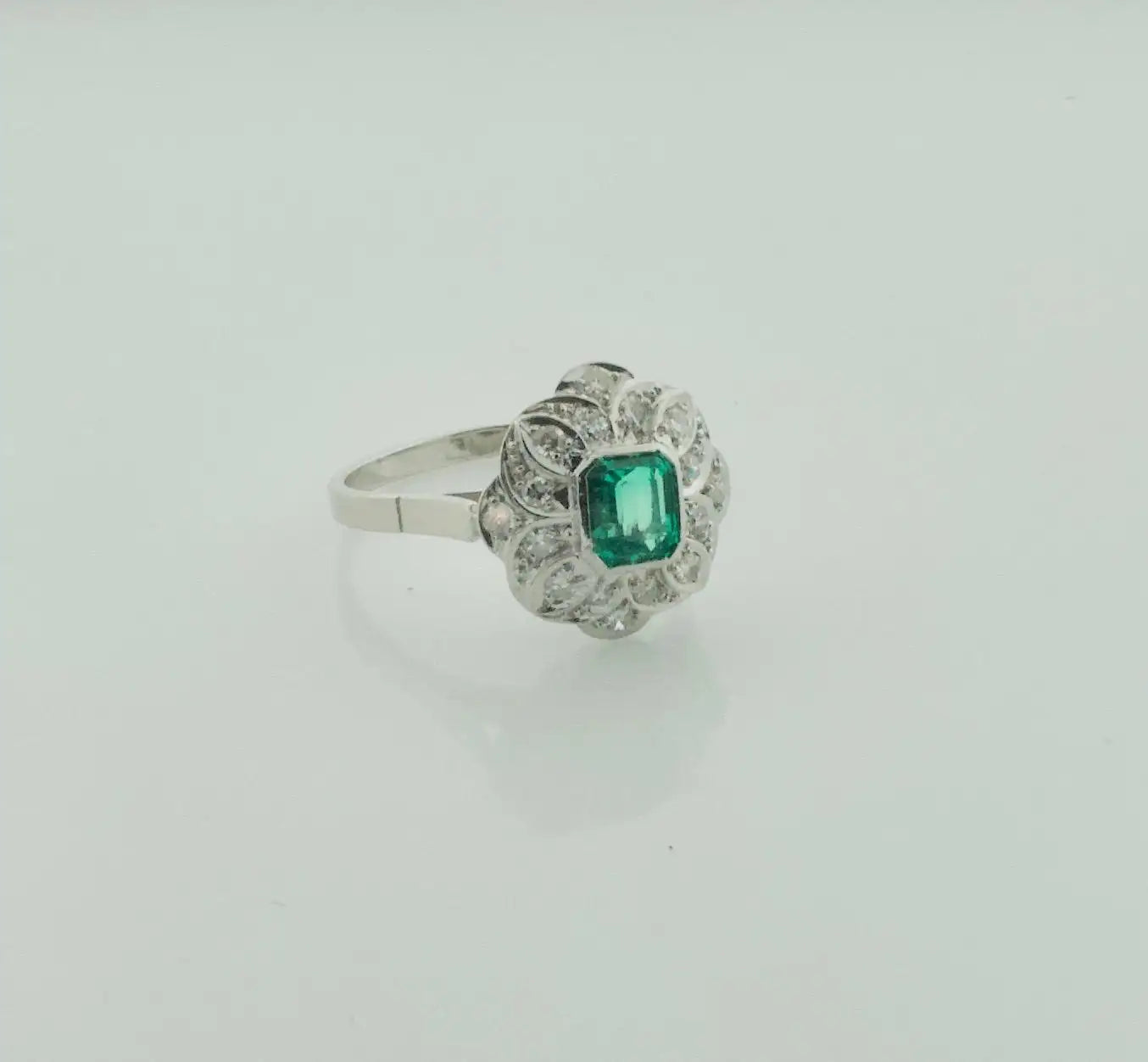 Art Deco Emerald and Diamond Ring in Platinum