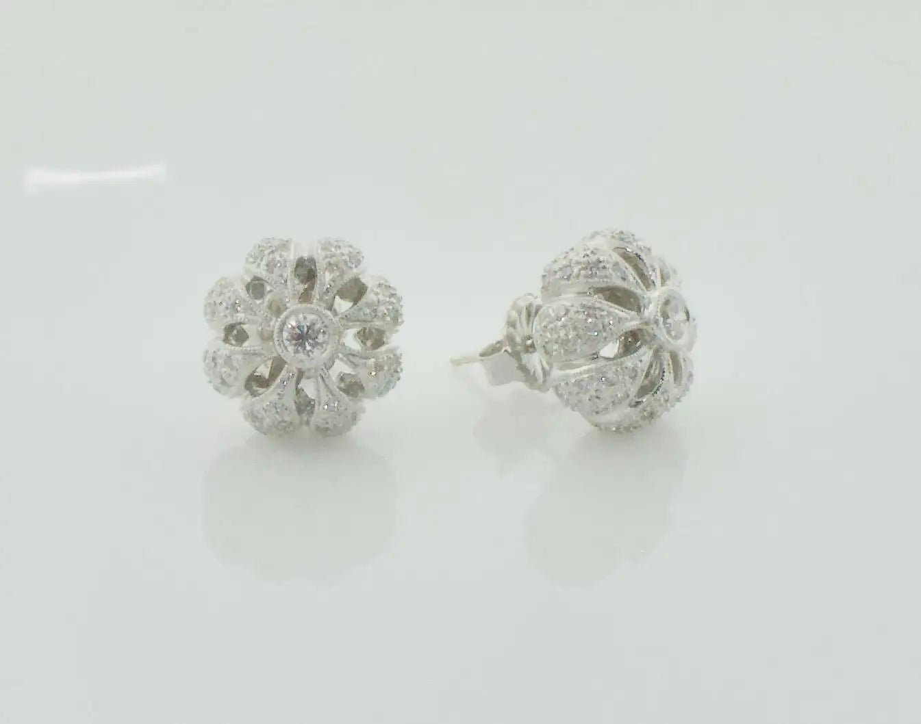 Diamond Floral Earrings in 18k White Gold