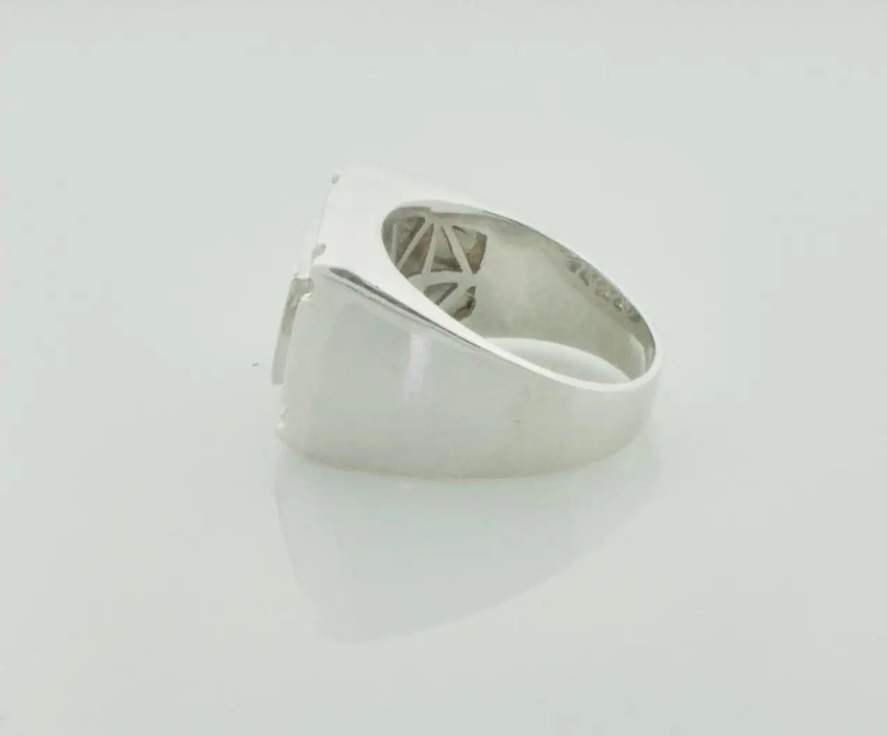 Flexing Ring