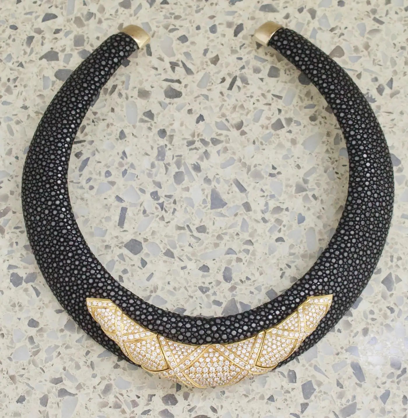 Diamond and Sting Ray 18k Yellow Gold Collar