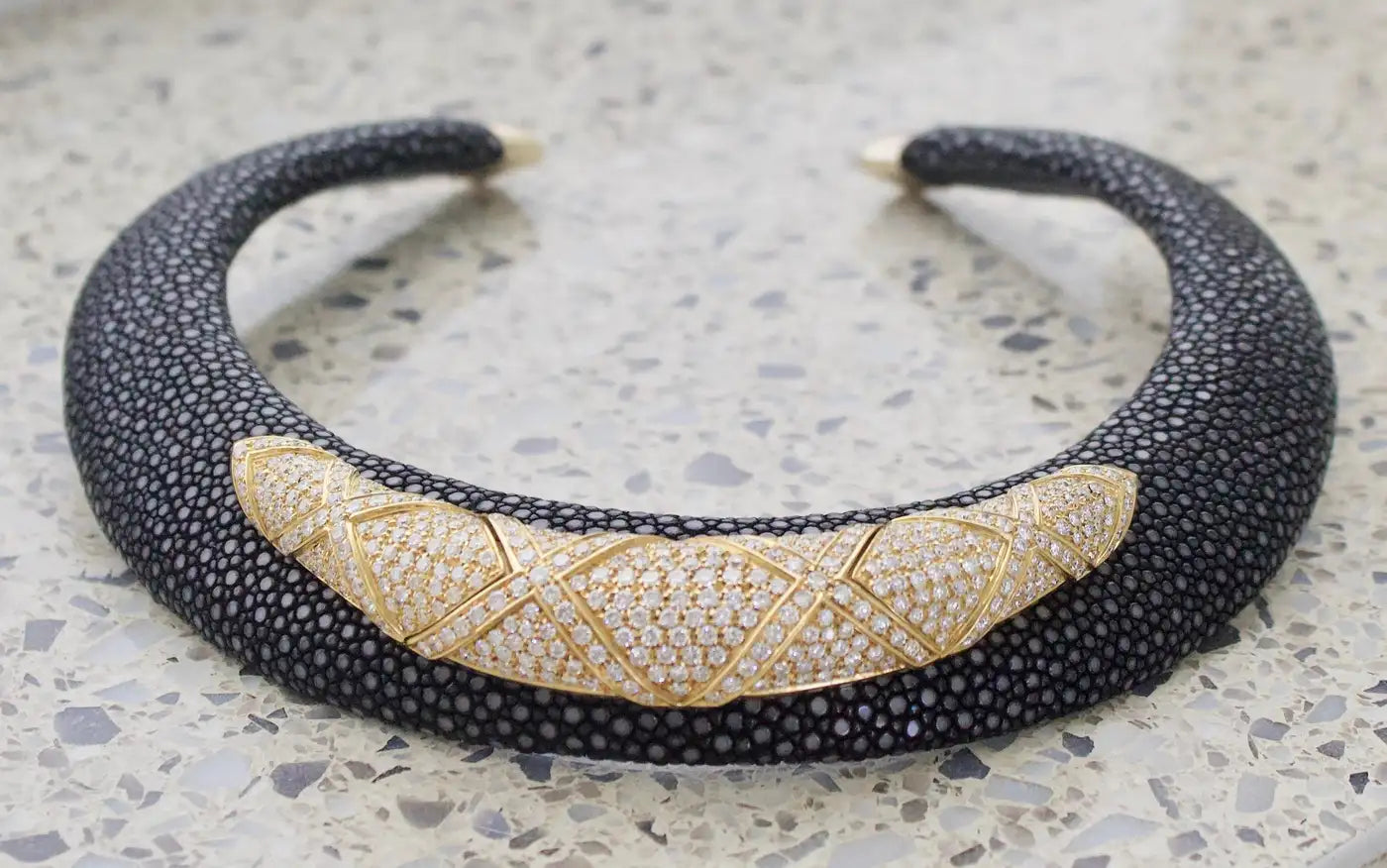 Diamond and Sting Ray 18k Yellow Gold Collar