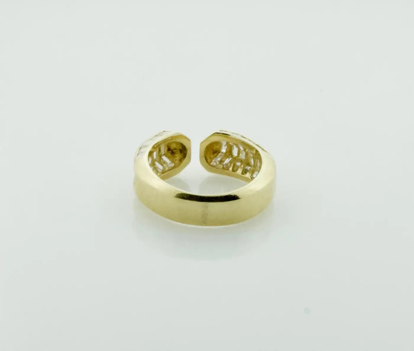 Delightful Petite Diamond Ring in Yellow Gold 1.15 Carats Total