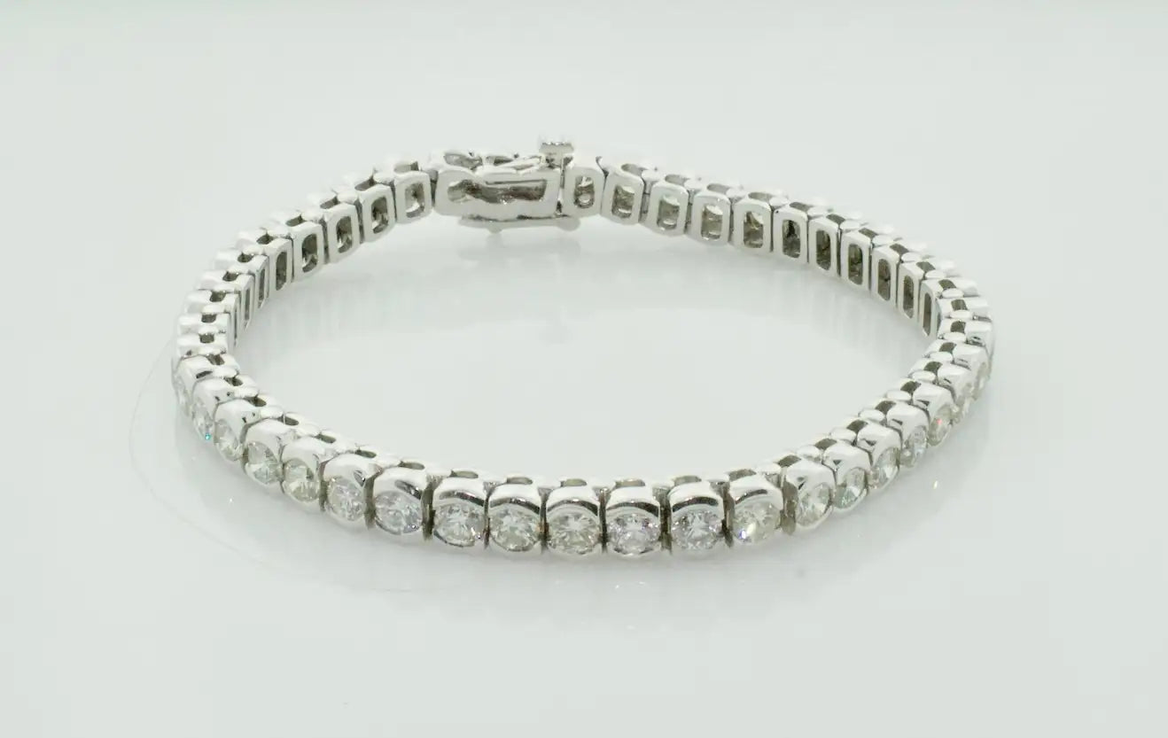 Diamond Straight Line Bracelet 7.10 Carats in White Gold