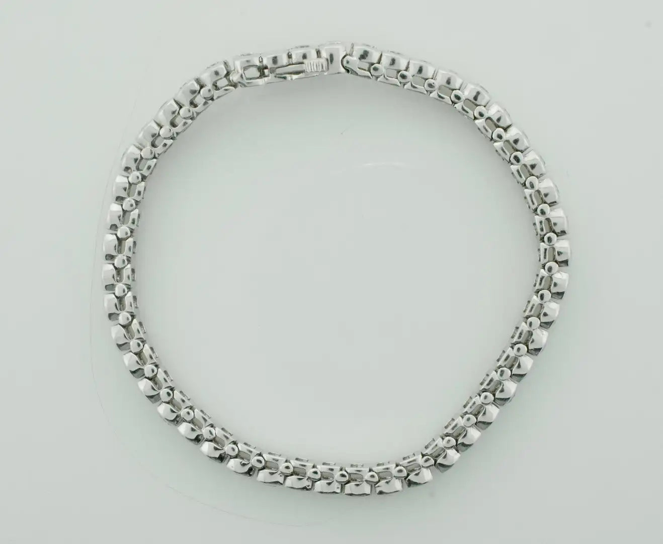 Diamond Straight Line Bracelet 7.10 Carats in White Gold