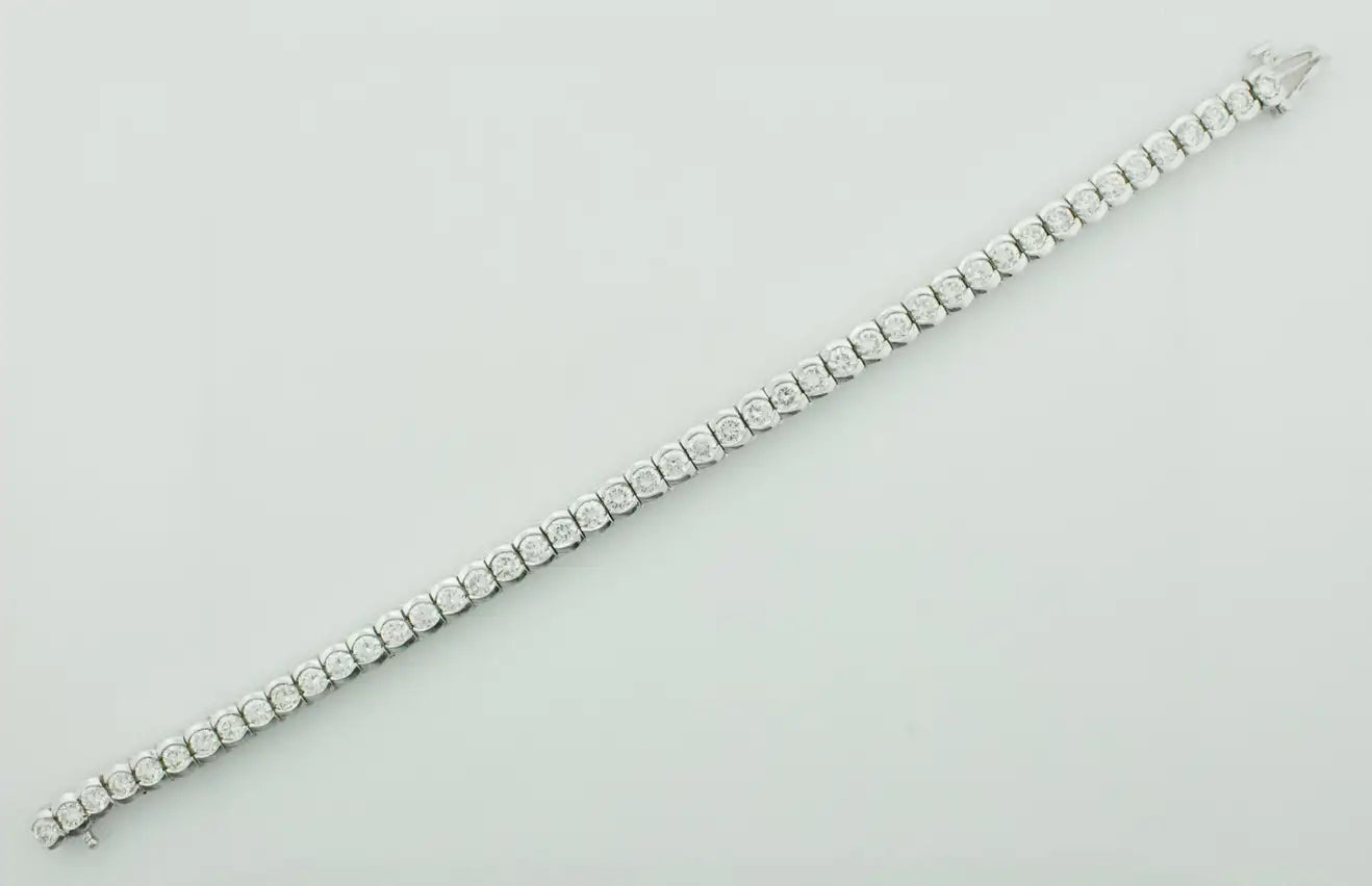 Diamond Straight Line Bracelet 7.10 Carats in White Gold