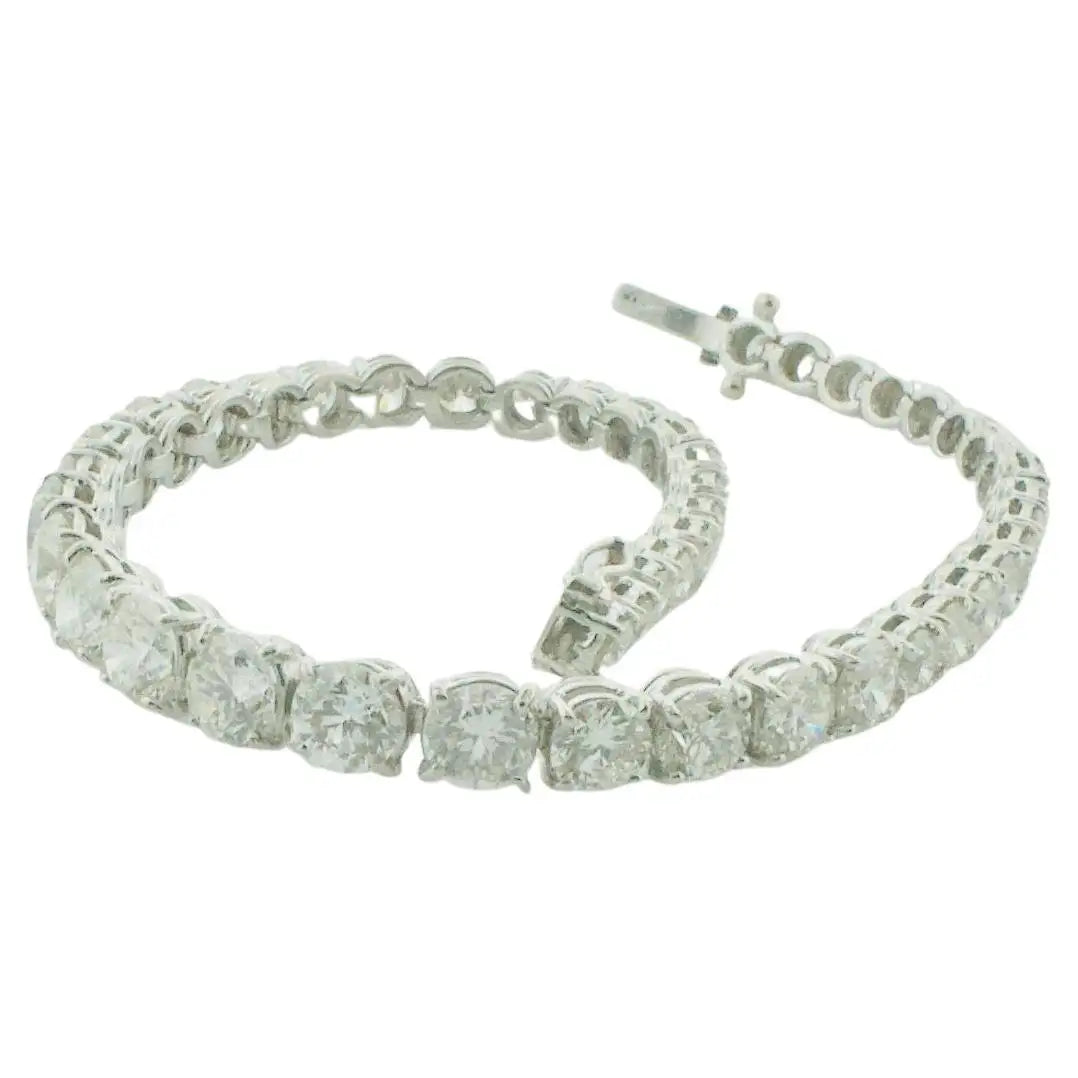 Tapered Diamond Tennis Bracelet in 18k White Gold