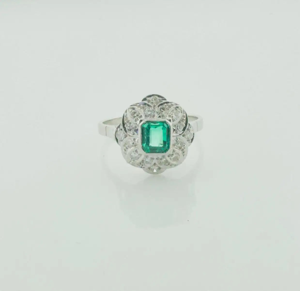 Art Deco Emerald and Diamond Ring in Platinum