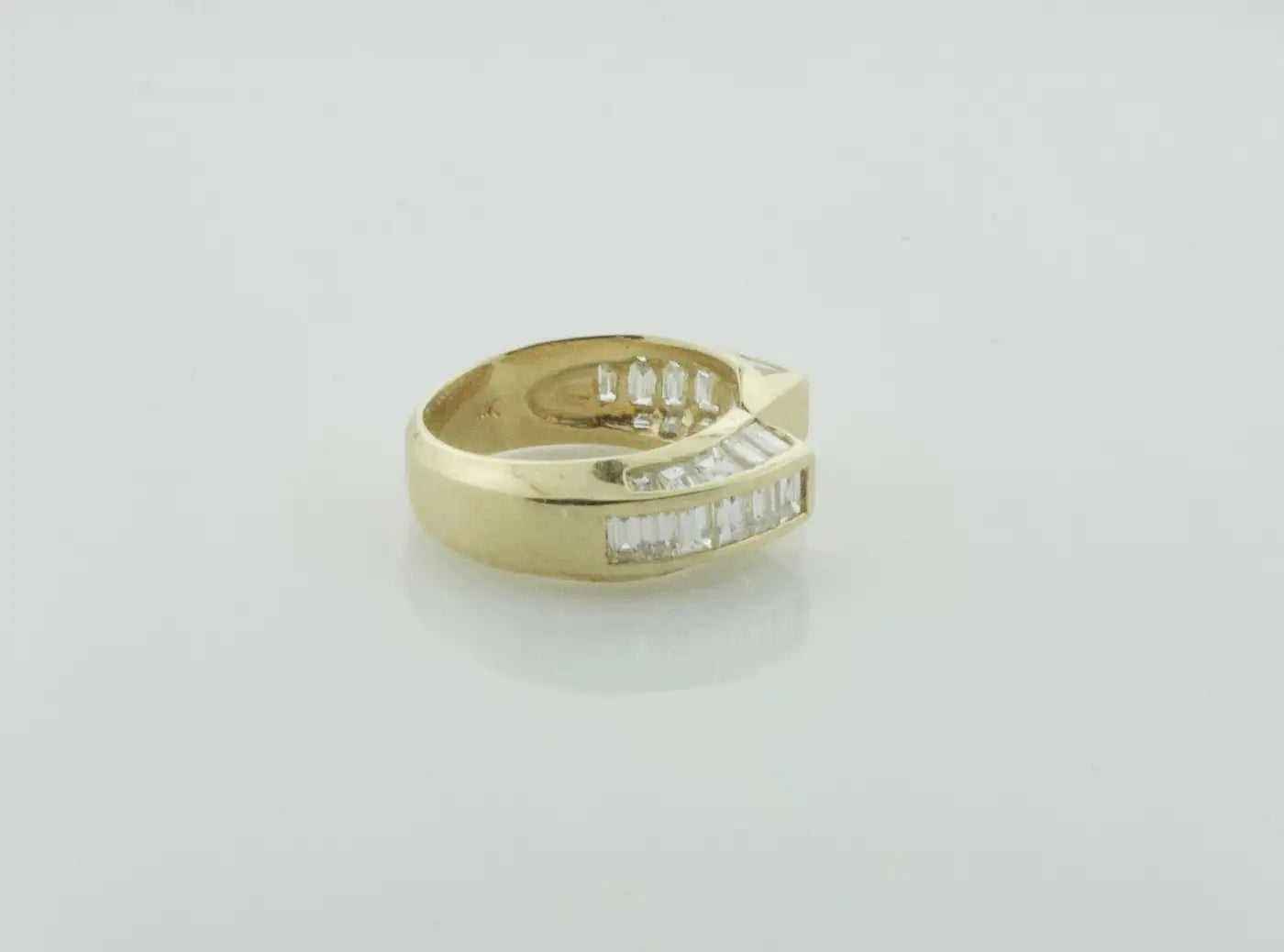 Delightful Petite Diamond Ring in Yellow Gold 1.15 Carats Total