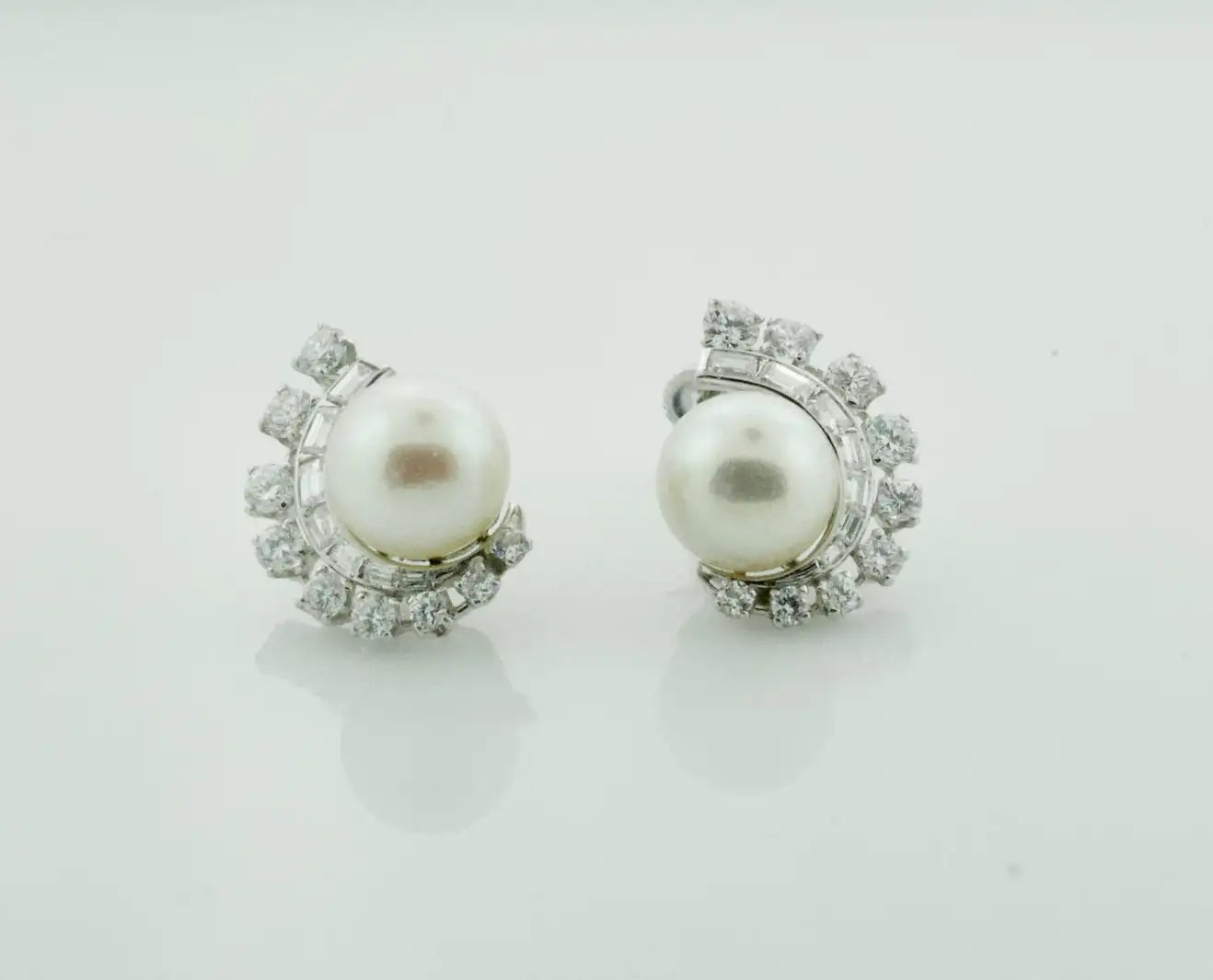 Estate Pearl and Diamond Earring in Platinum circa 1950s, 2.00 Carats