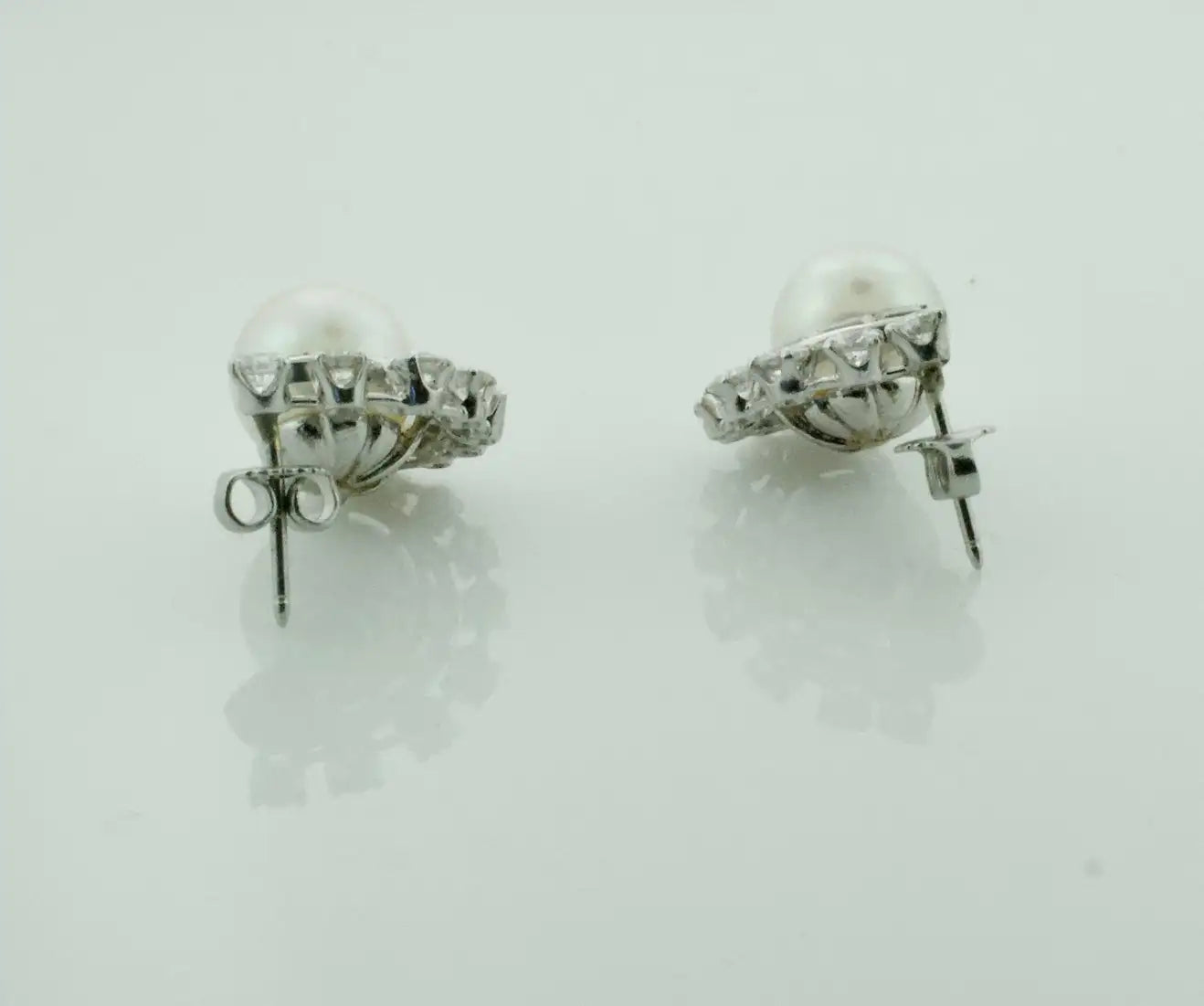Estate Pearl and Diamond Earring in Platinum circa 1950s, 2.00 Carats